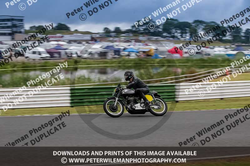 Vintage motorcycle club;eventdigitalimages;mallory park;mallory park trackday photographs;no limits trackdays;peter wileman photography;trackday digital images;trackday photos;vmcc festival 1000 bikes photographs